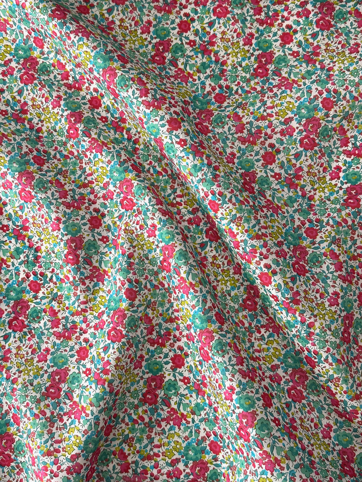 Tissu 100% coton bio, certifié Oekotex Standard 100 Largeur : 137 cm - Lavage à 30°C - 76g/m2 Qualité Organic Tana Lawn™