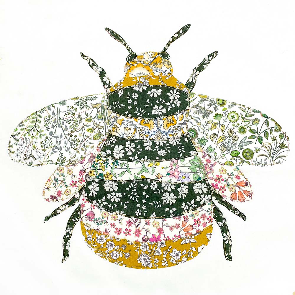 Web-Honey-house-bee-close-up