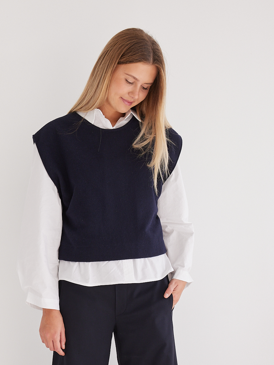 plastron-en-flanelle-de-laine-marine-maison-essentielle-4