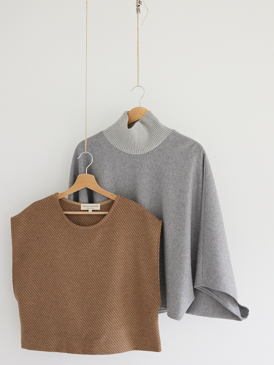 Plastron-et-cape-Le-Tandem-striee-grisbeige-et-grise-maison-essentielle-3