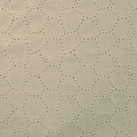 Broderie anglaise coeurs coloris sable 20 x 130 cm
