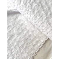 Broderie anglaise losanges bordure croquet coloris blanc 20 x 130 cm