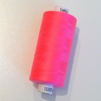Bobine de fil à coudre rose fluo 1000m