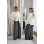tshirt-parfait-tricot-ecru-pantalon-wide-twill-viscose-noir-chine-et-surchemise-work-gabardine-ecru-15-scaled
