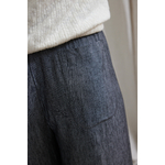 tshirt-parfait-tricot-ecru-et-pantalon-wide-twill-viscose-noir-chine-34-scaled