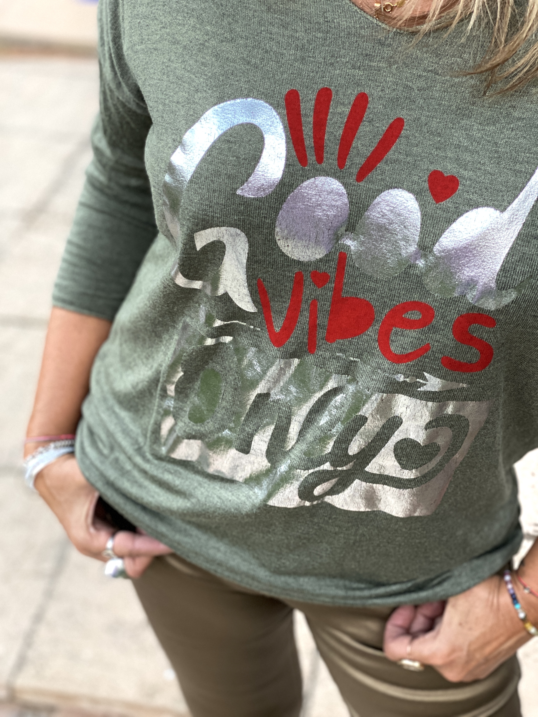 Pull Good Vibes Only 4