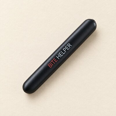 Stylo anti-démangeaison noir pour piqûres de moustiques