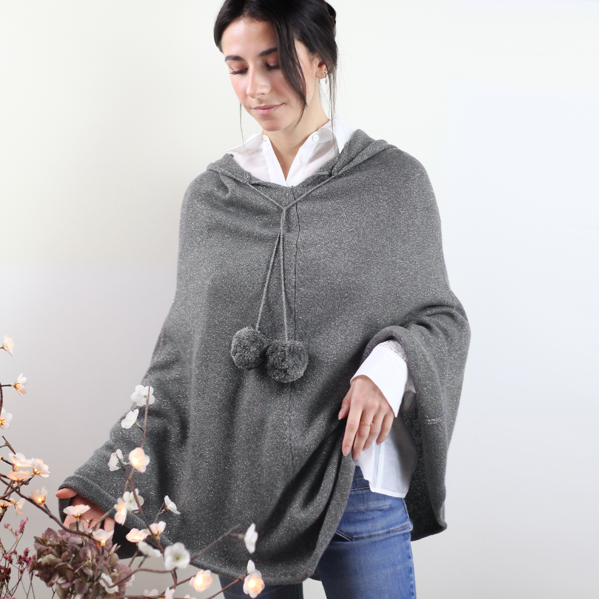 Poncho à capuche femme gris foncé pailleté en laine et cachemire