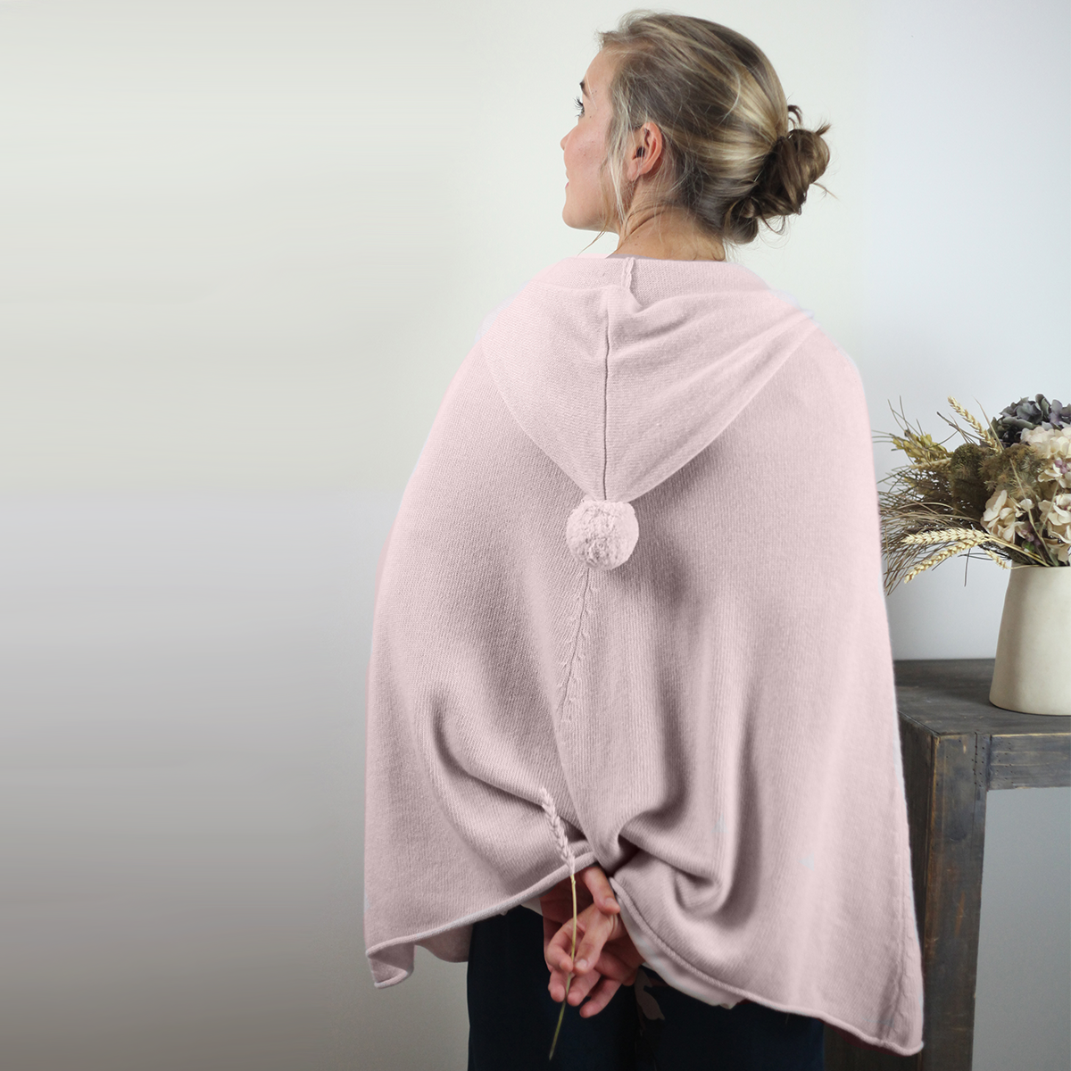 Poncho à capuche femme rose en laine et cachemire