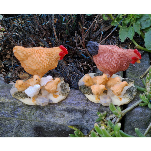 poule-avec-poussins-figurine-theme-agriculture-ferme