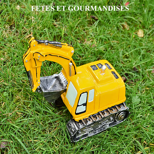 Engins De Chantier Grue Tirelire Travaux Publics Batiment Figurines Figurines Bapteme Fetes Et Gourmandises