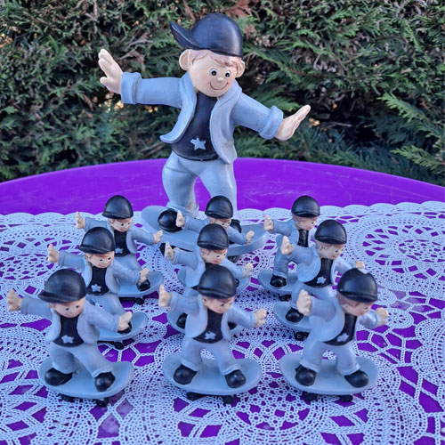 lot-destockage-figurine-skate-communion-bapteme