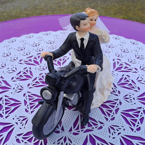 moto-couple-de-maries-figurine-decoration-table-mariage-2