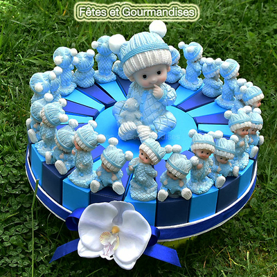 bebe-figurine-bapteme-naissance-dragees-gateau-garcon