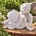 figurine ange avec coeur decoration jardin