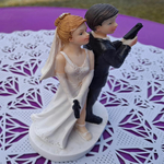 mariage-figurine-decoration-gateau-humour-revolver-3