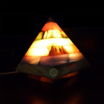 lampe pierre onyx pyramide