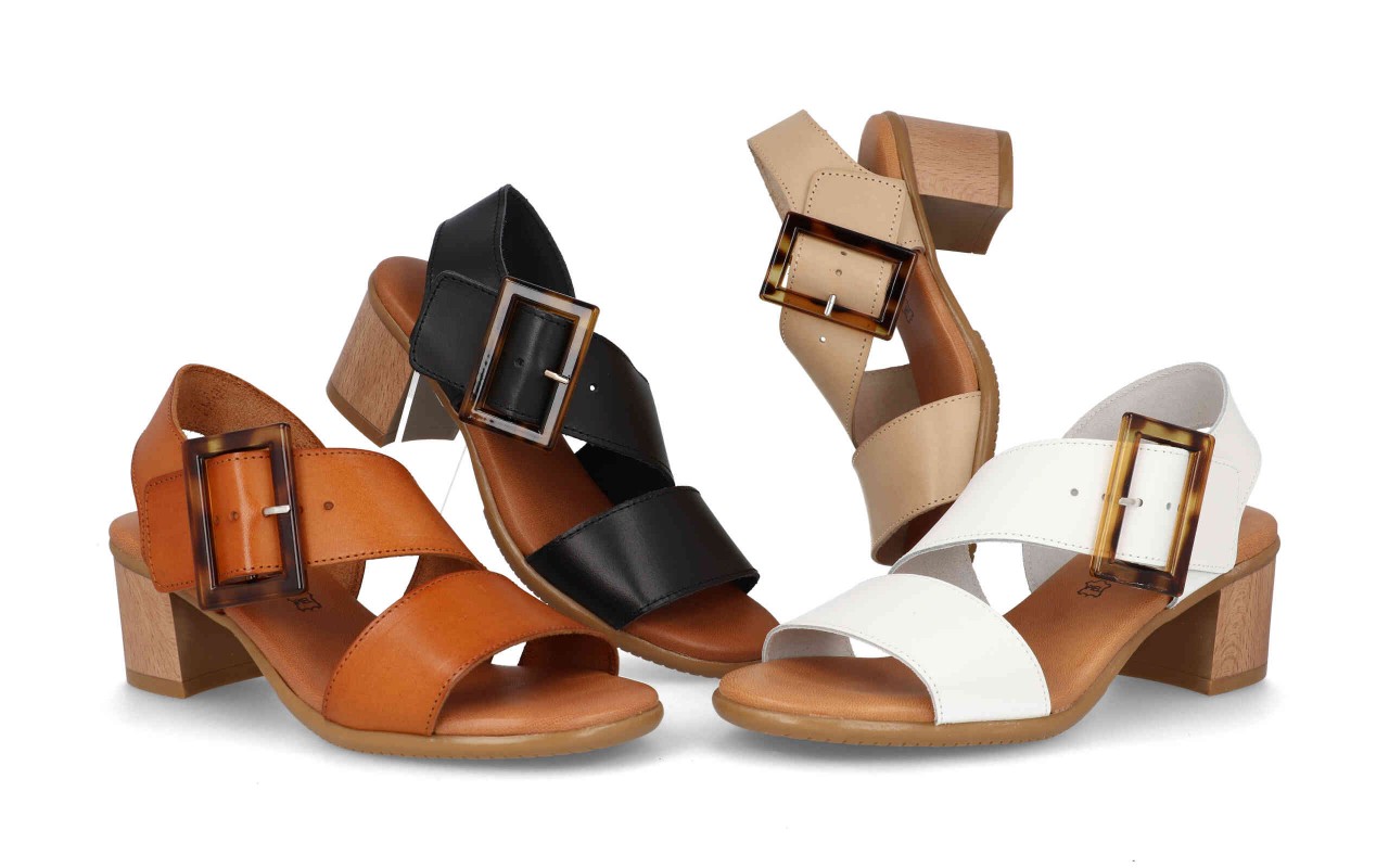 sandalias EN CUIR AVEC BOUCLE NOIR