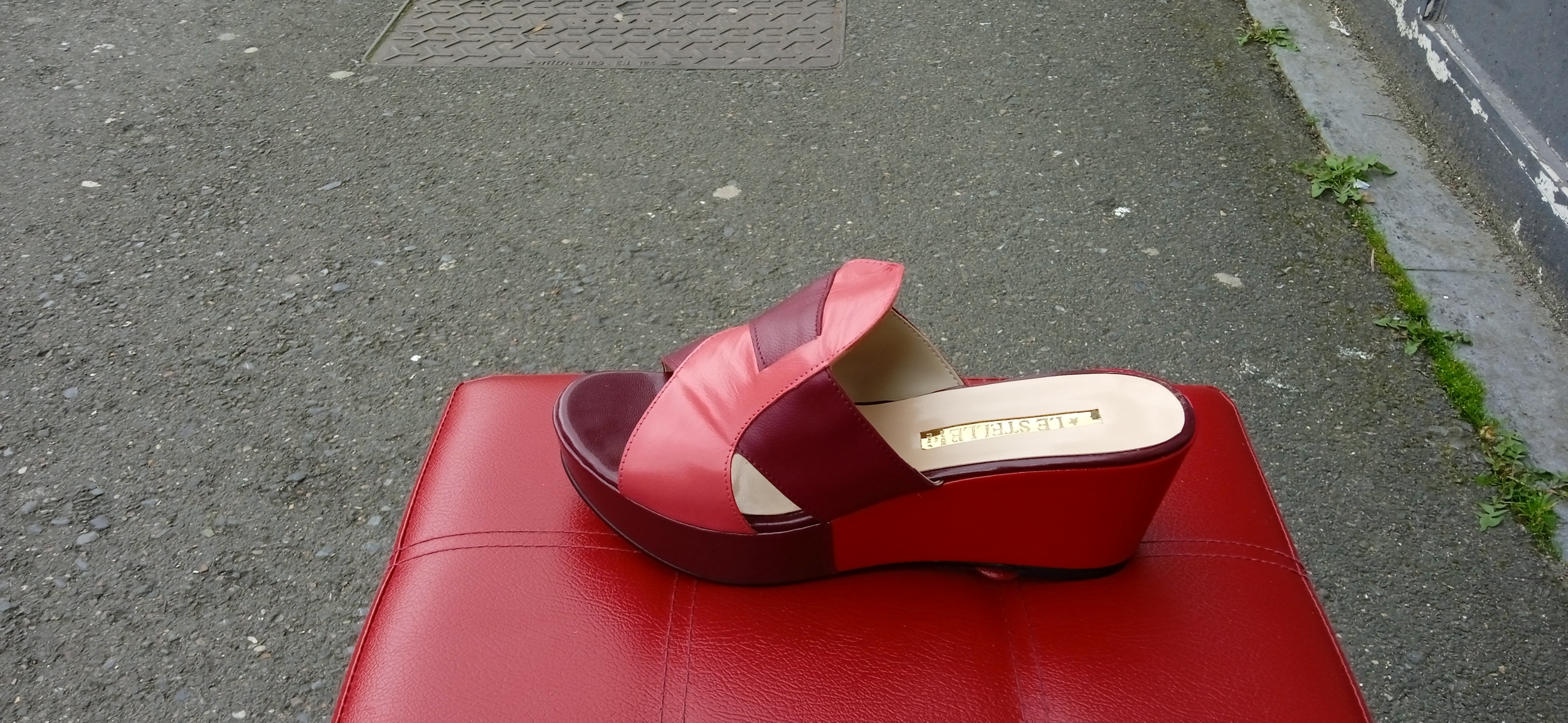 Sandales compensées en cuir rouge italie ana