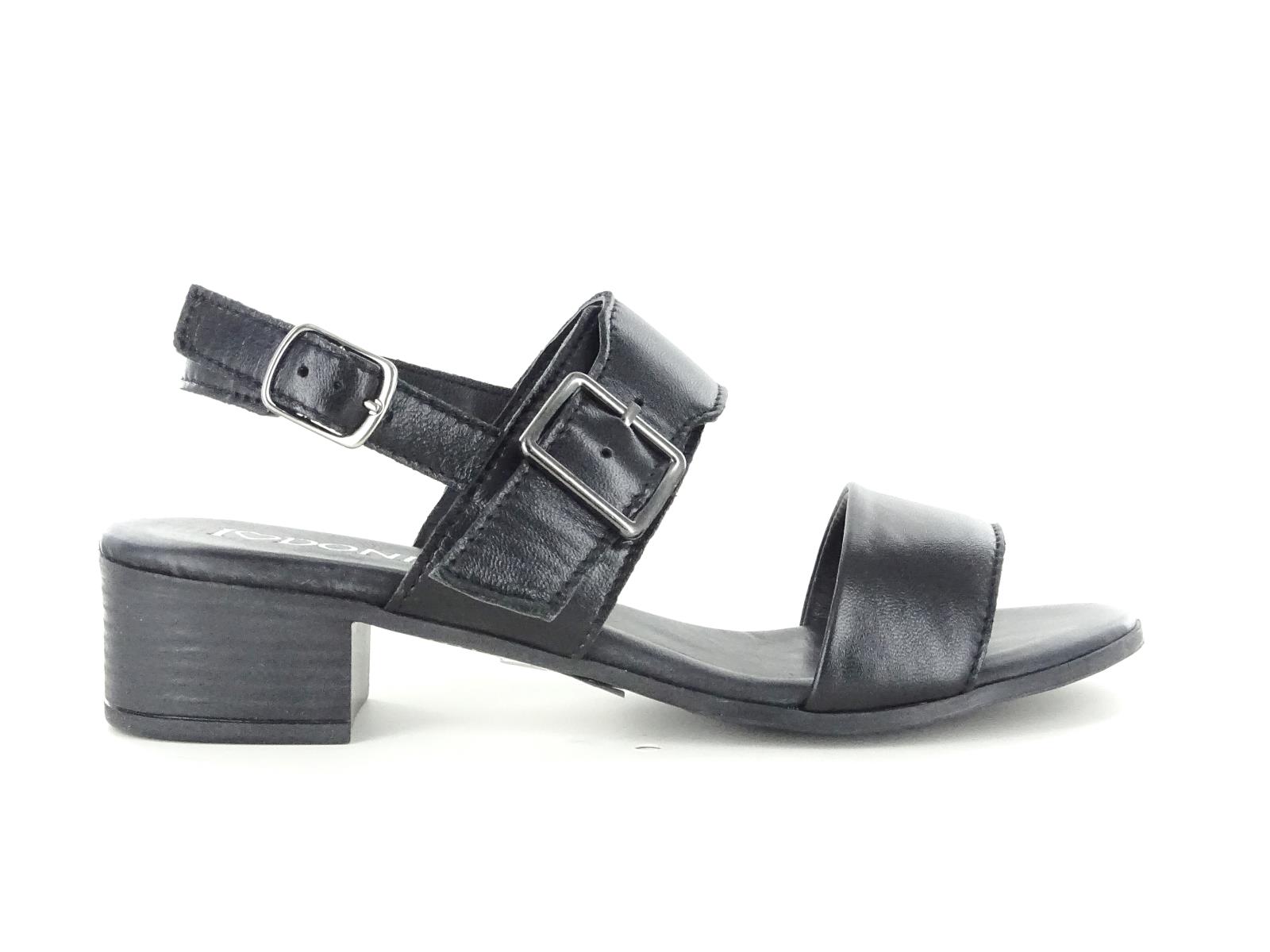 Sandales en cuir noir avec petit tlon