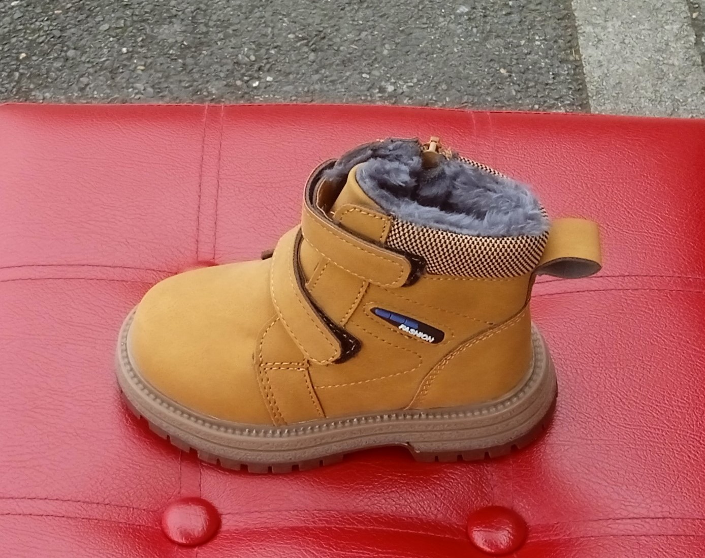 Bottines fourées camel avec sracth et zip