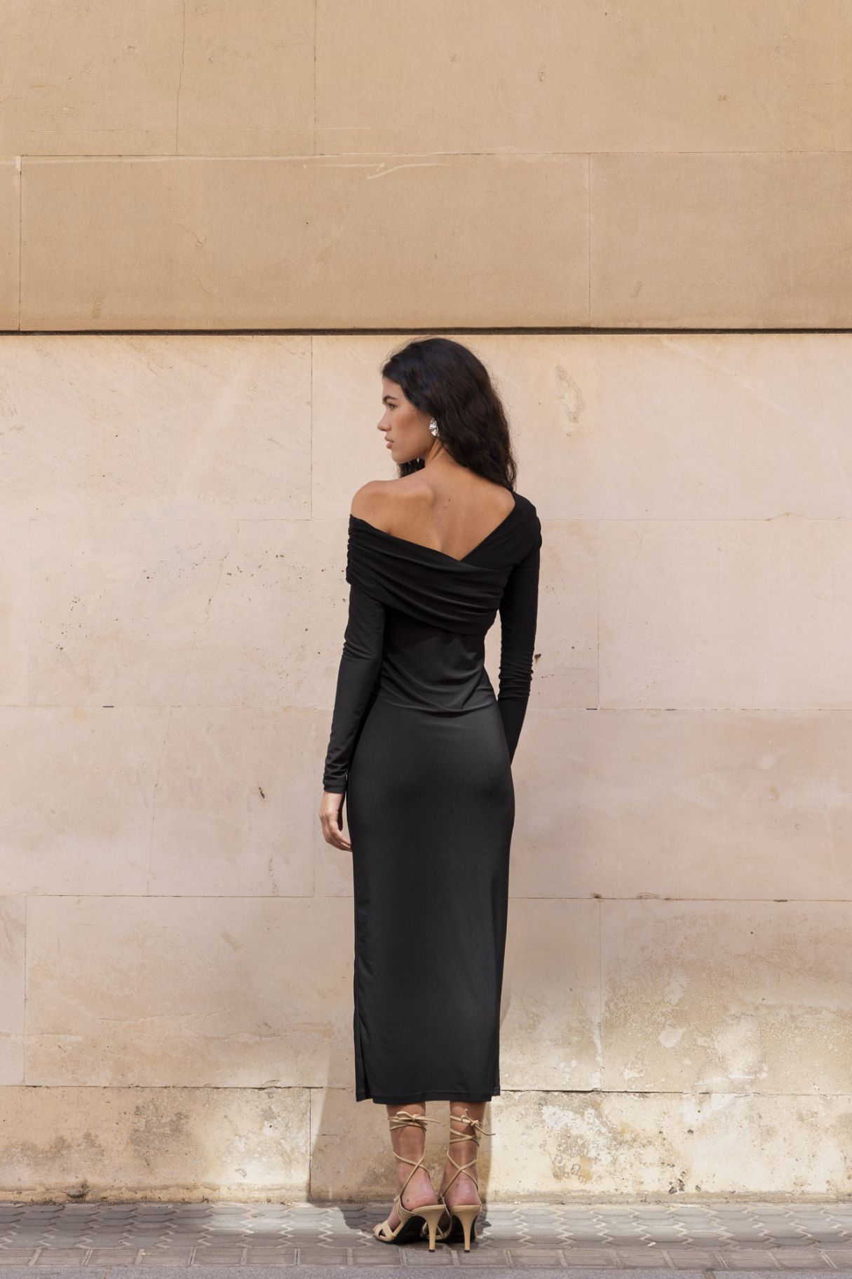 robe asymétrique noir 9