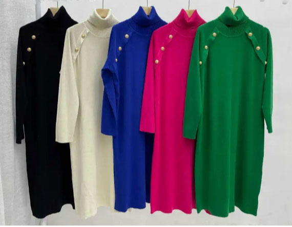 Robe col roulé vec boutons style officier