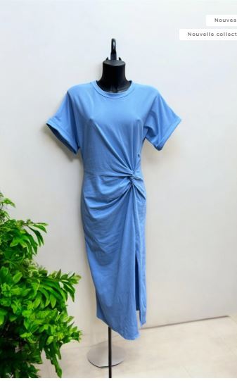 Robe longue bleue à nouer