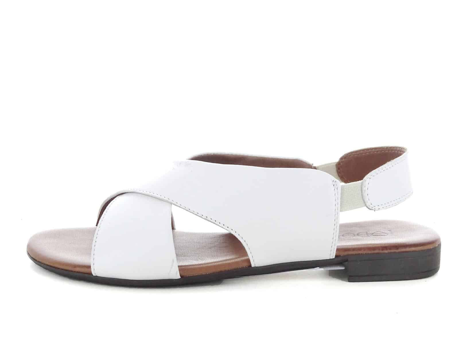 Sandales plates blanches en cuir 2