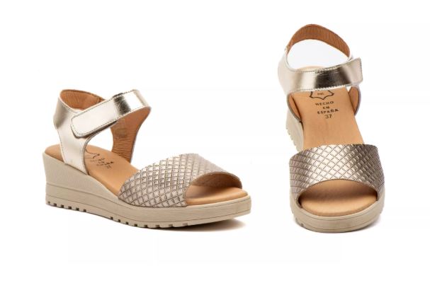 Sandales compensé en cuir doré avec scratch