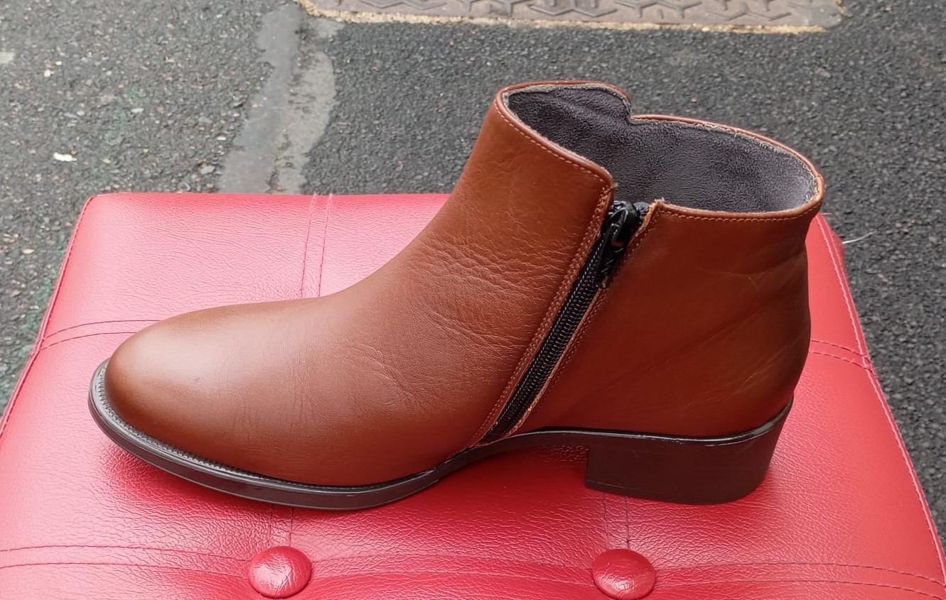Bottines en cuir chamby.jpg good. 3