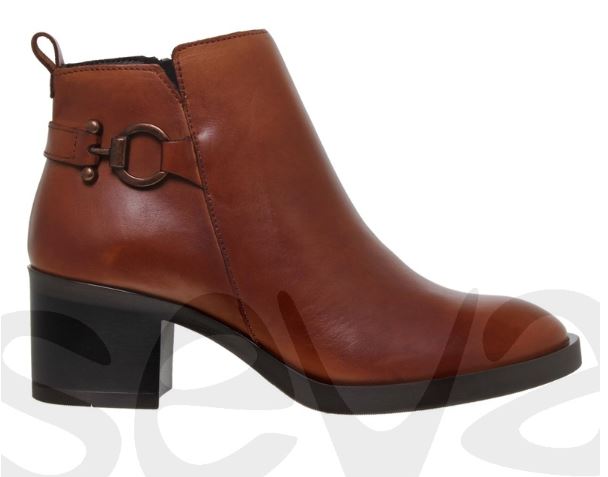 Bottines en cuir marron petit talon 2