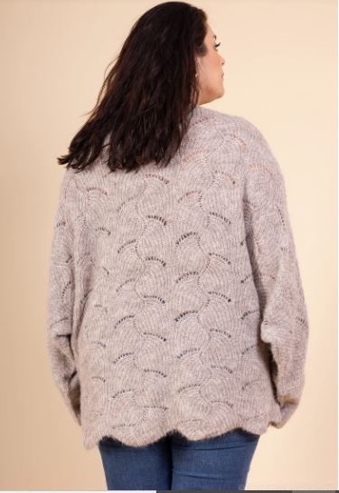 Pull beige grande taille 9