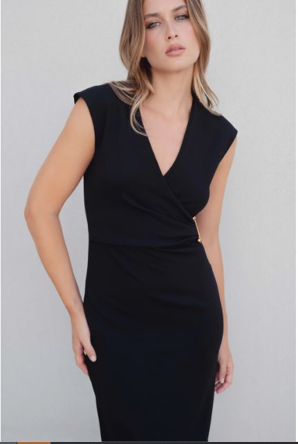 Robe noir effet cache coeur