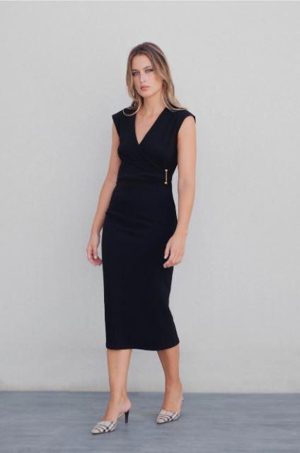 Robe noir effet cache coeur 2