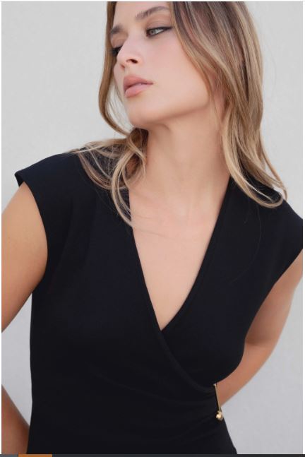 Robe noir effet cache coeur 4