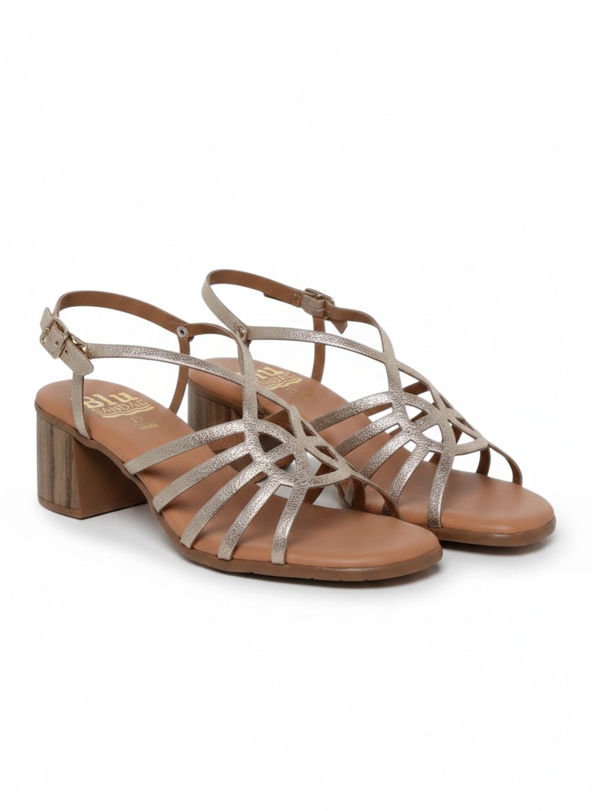 Sandales en cuir avec talon doré 2 (Embellisseur de produit)