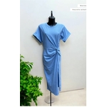 Robe longue bleue à nouer