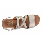 Sandales en cuir compensé avec brides dorés 4