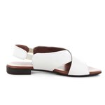 Sandales plates blanches en cuir 1