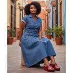 Robe en jean avec sandales 2