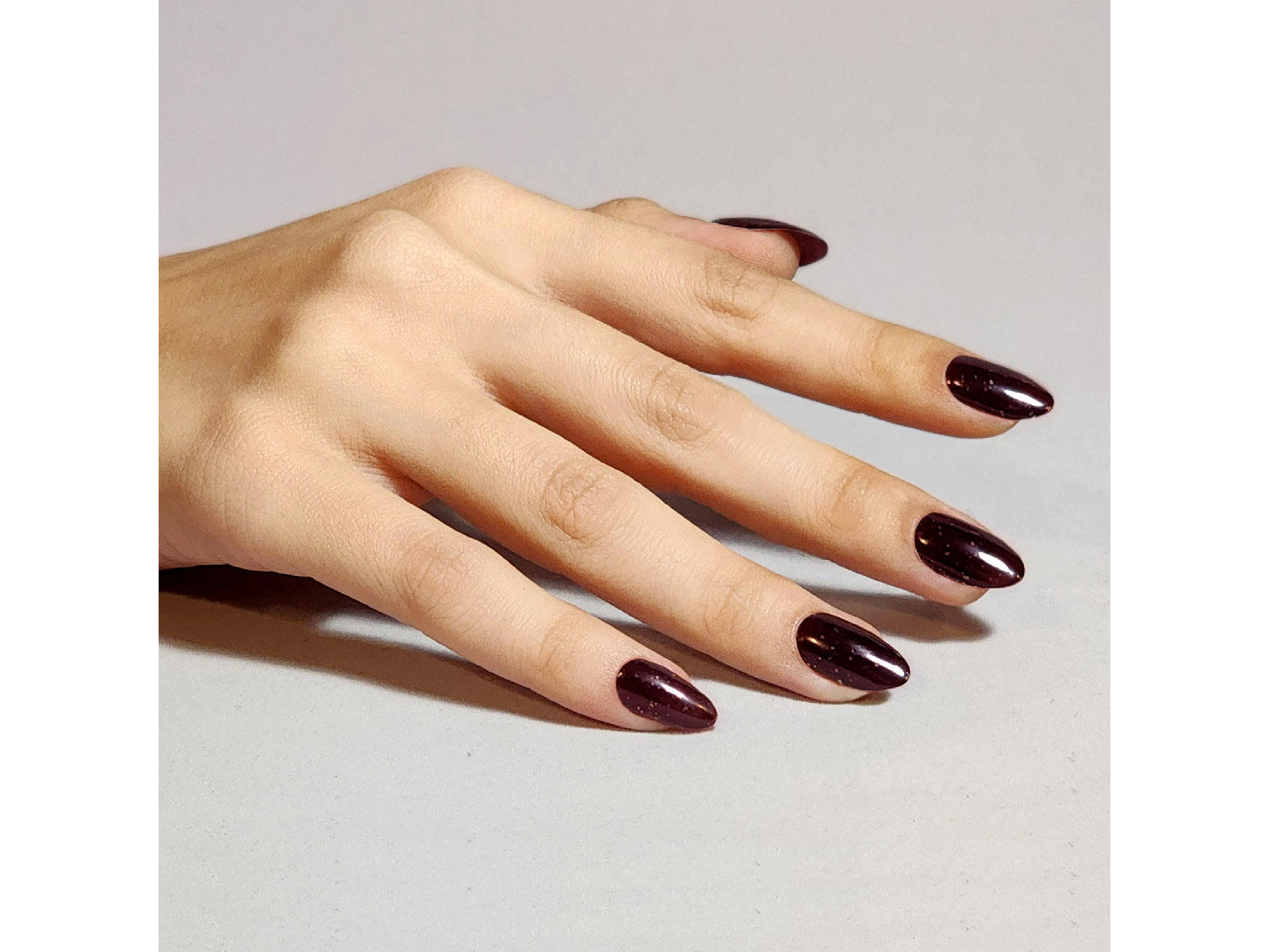 CND vinylux 198 doigt