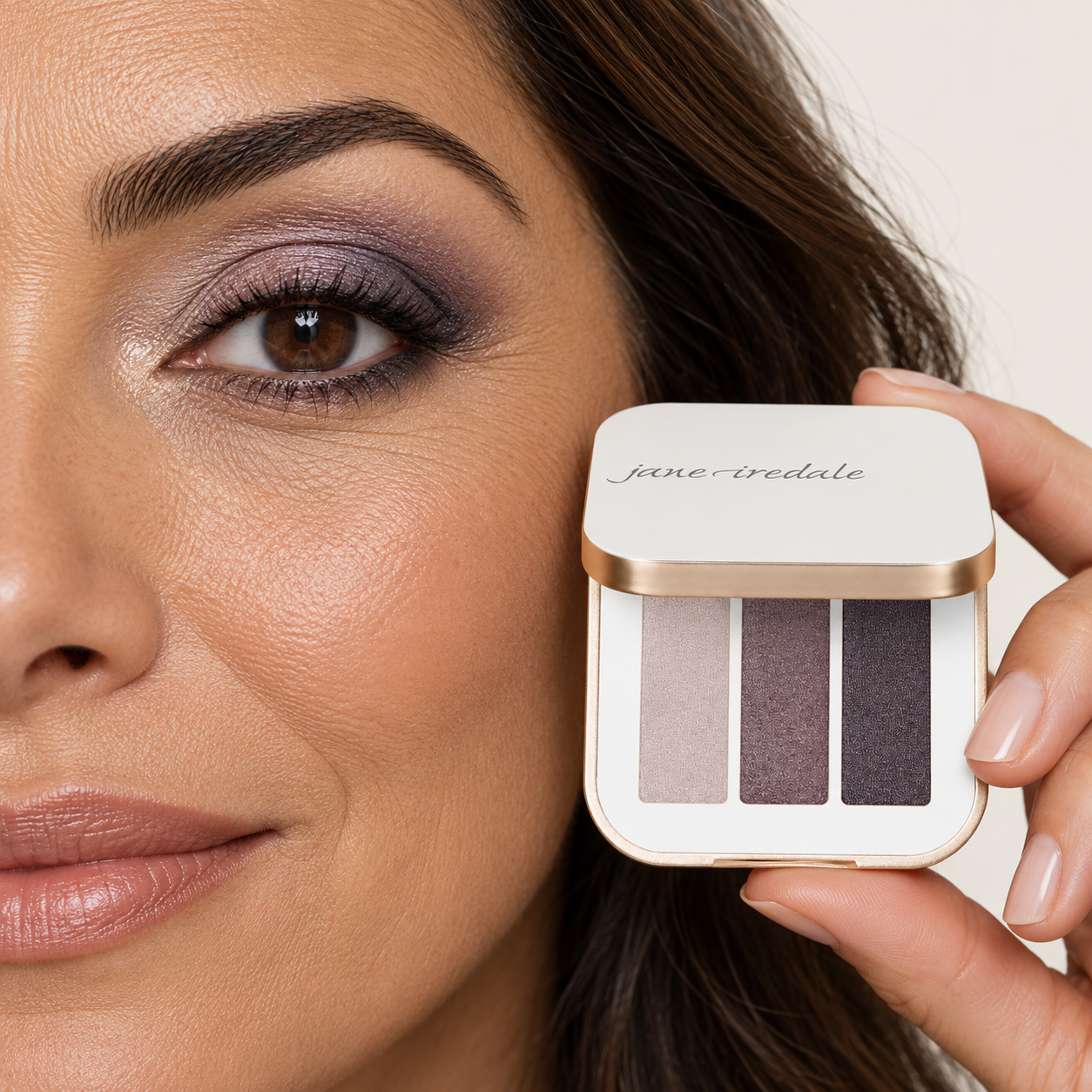 Palette trois teintes près du visage
