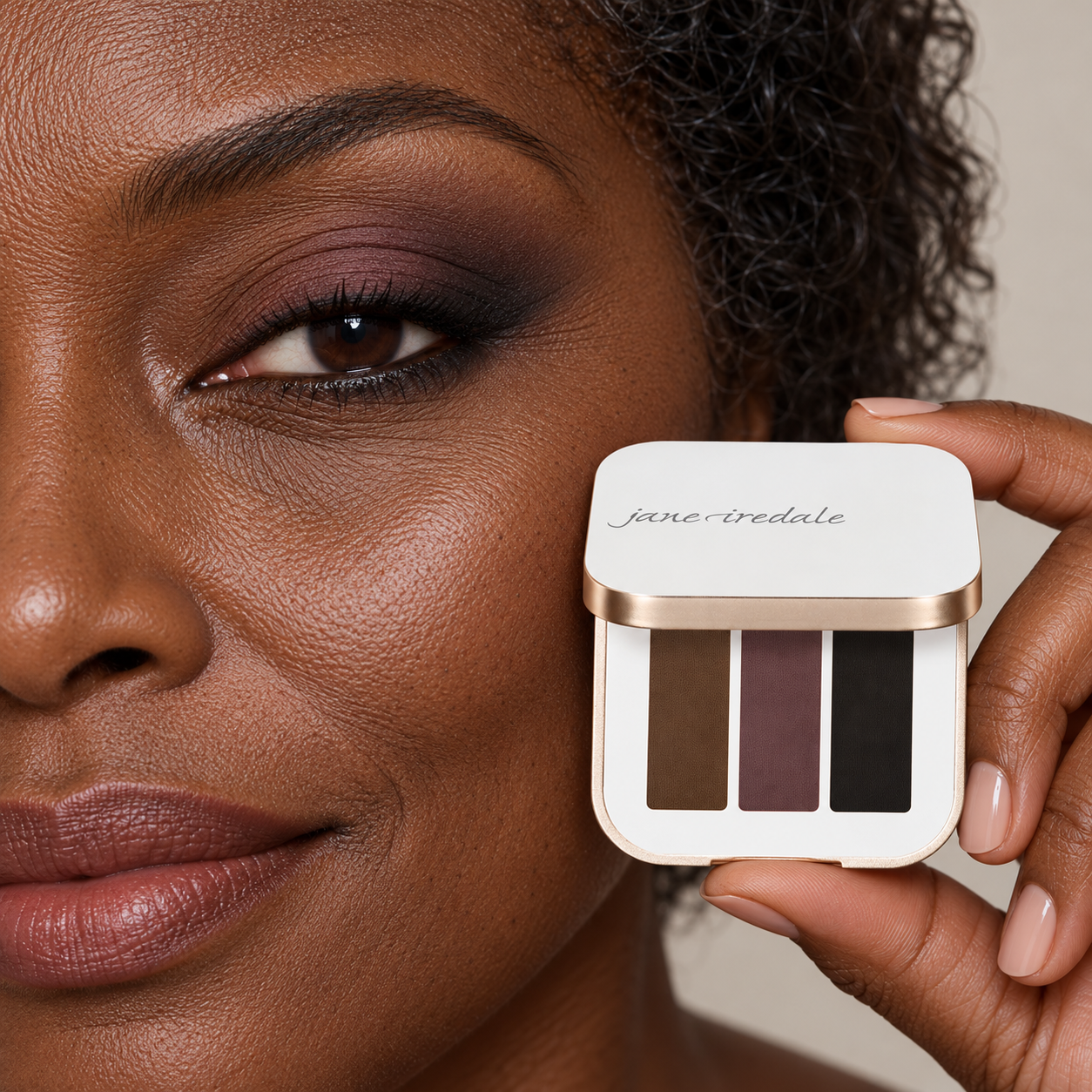 Palette mate et regard aubergine-2