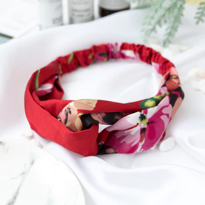 bandeau-a-fleurs-rouge