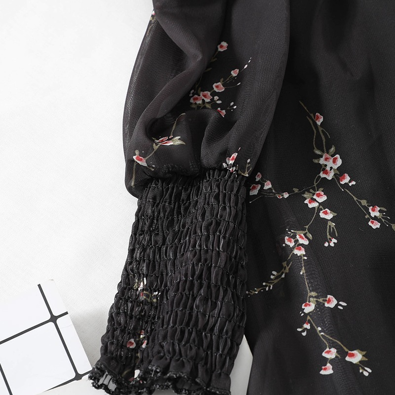 Mini-robe-fleurie-noire-vintage