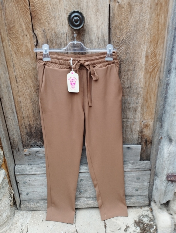 pantalon-quarzo-camel-banditas