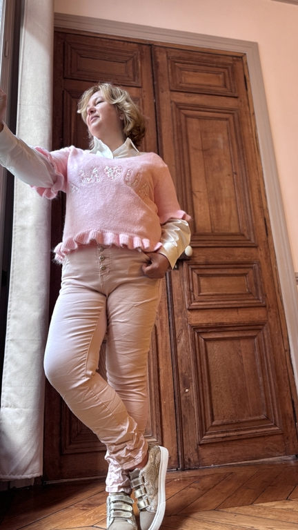 pantalon-karostar-boutons-bijoux-rose-3