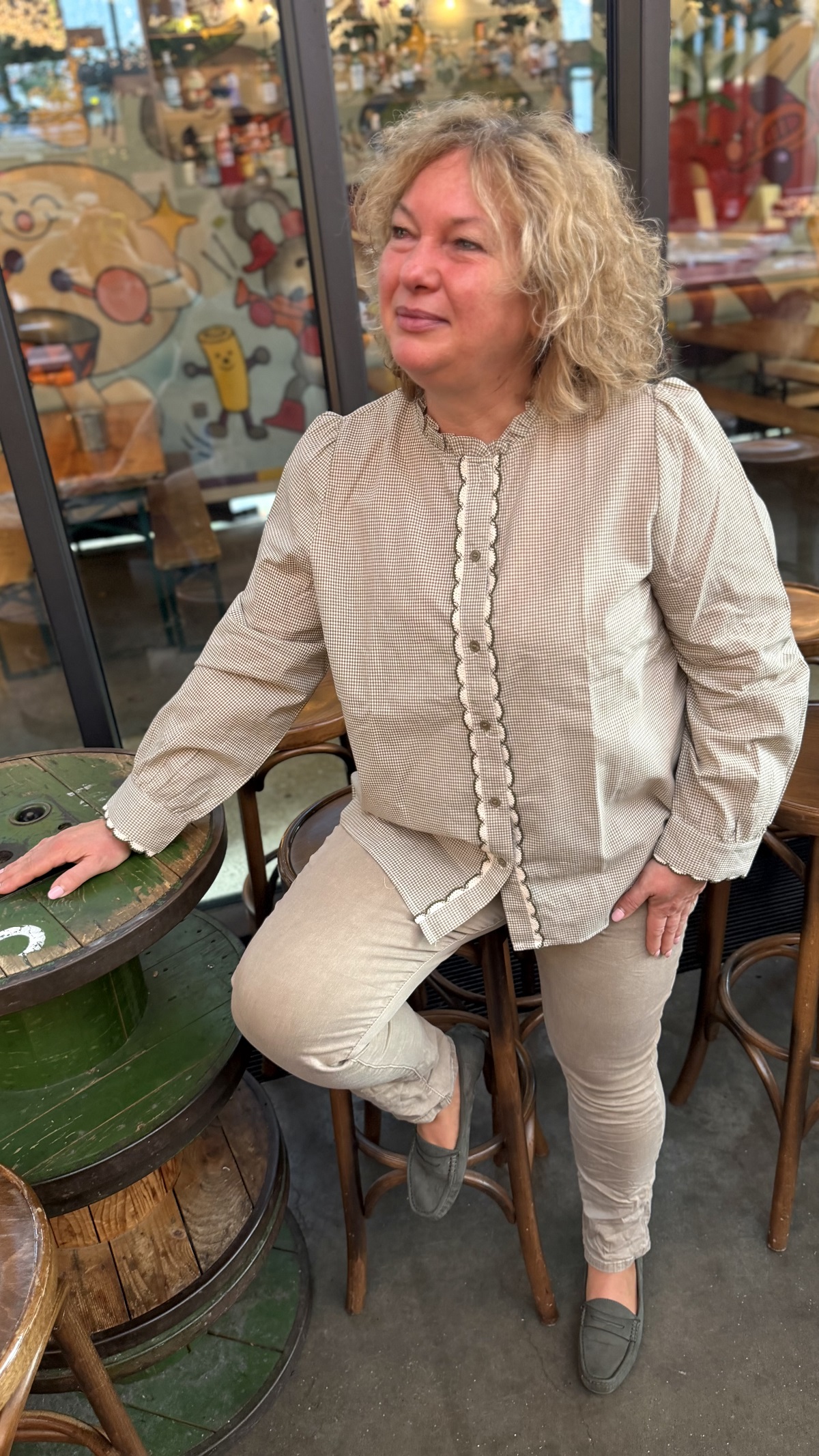 CHEMISE GRANDE TAILLE VICHY KAKI ET BEIGE IN APRIL 1986