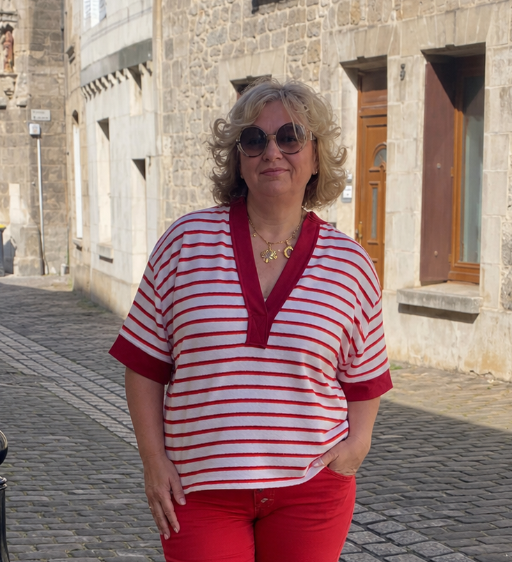 T-SHIRT RAYE ROUGE ET BLANC COL V 1